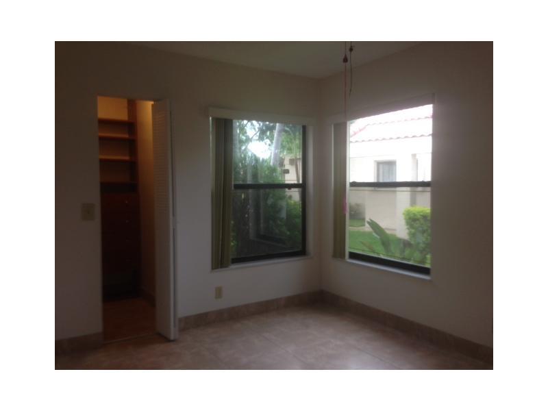 PATIO VILLAS - Residential Lease