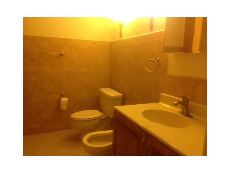 PATIO VILLAS - Residential Lease