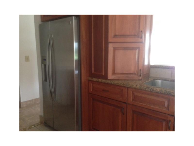 PATIO VILLAS - Residential Lease