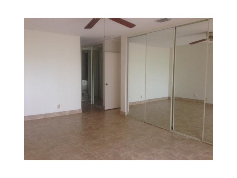 PATIO VILLAS - Residential Lease