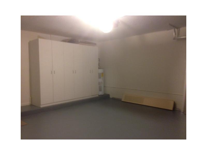PATIO VILLAS - Residential Lease
