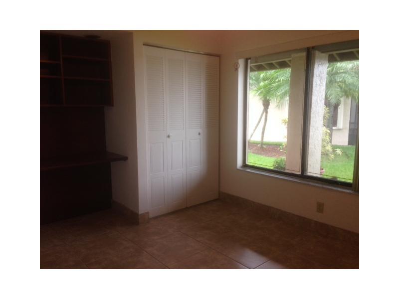 PATIO VILLAS - Residential Lease