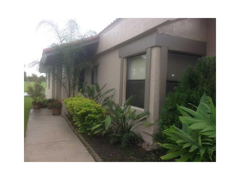 PATIO VILLAS - Residential Lease