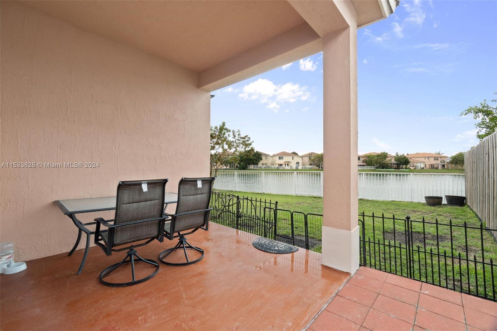 PORTOFINO BAY - Residential