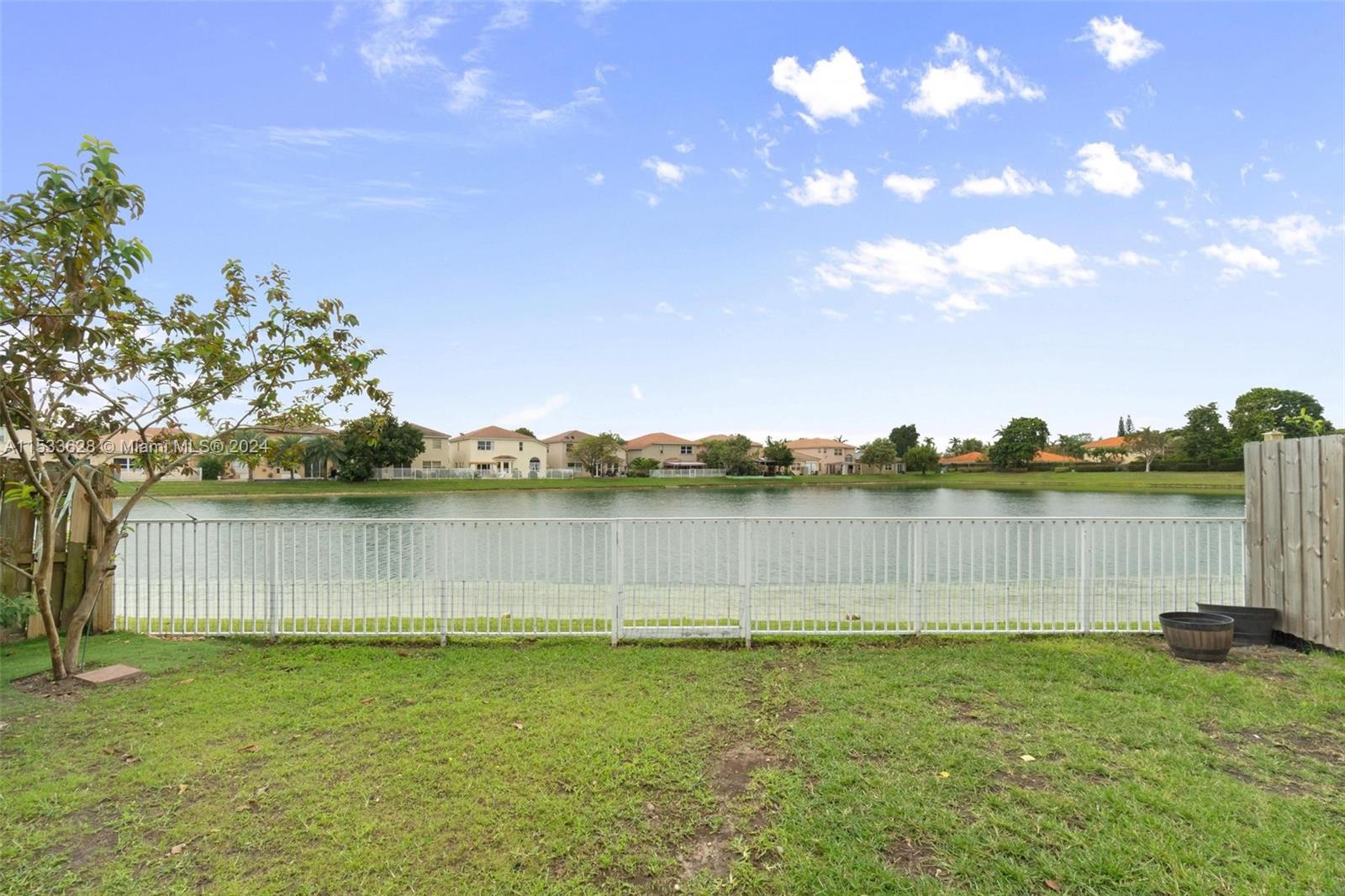 PORTOFINO BAY - Residential