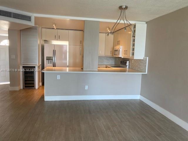 Fifth Forum Condo - Residential Lease
