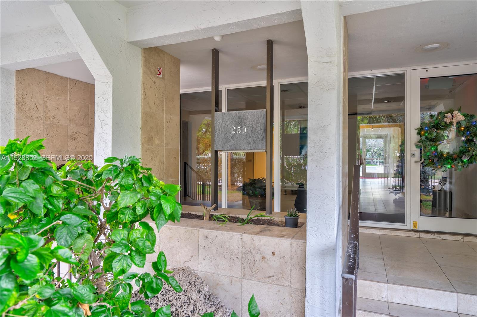 CARIBBEAN BREEZE CONDO - Residential