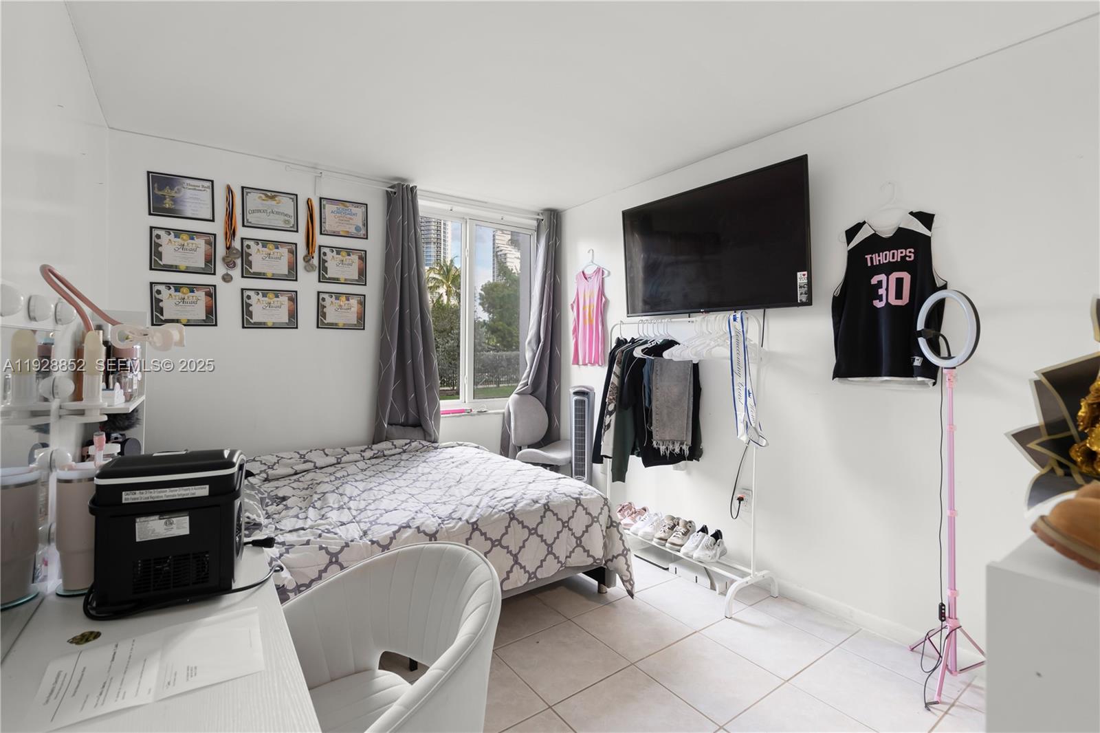 CARIBBEAN BREEZE CONDO - Residential