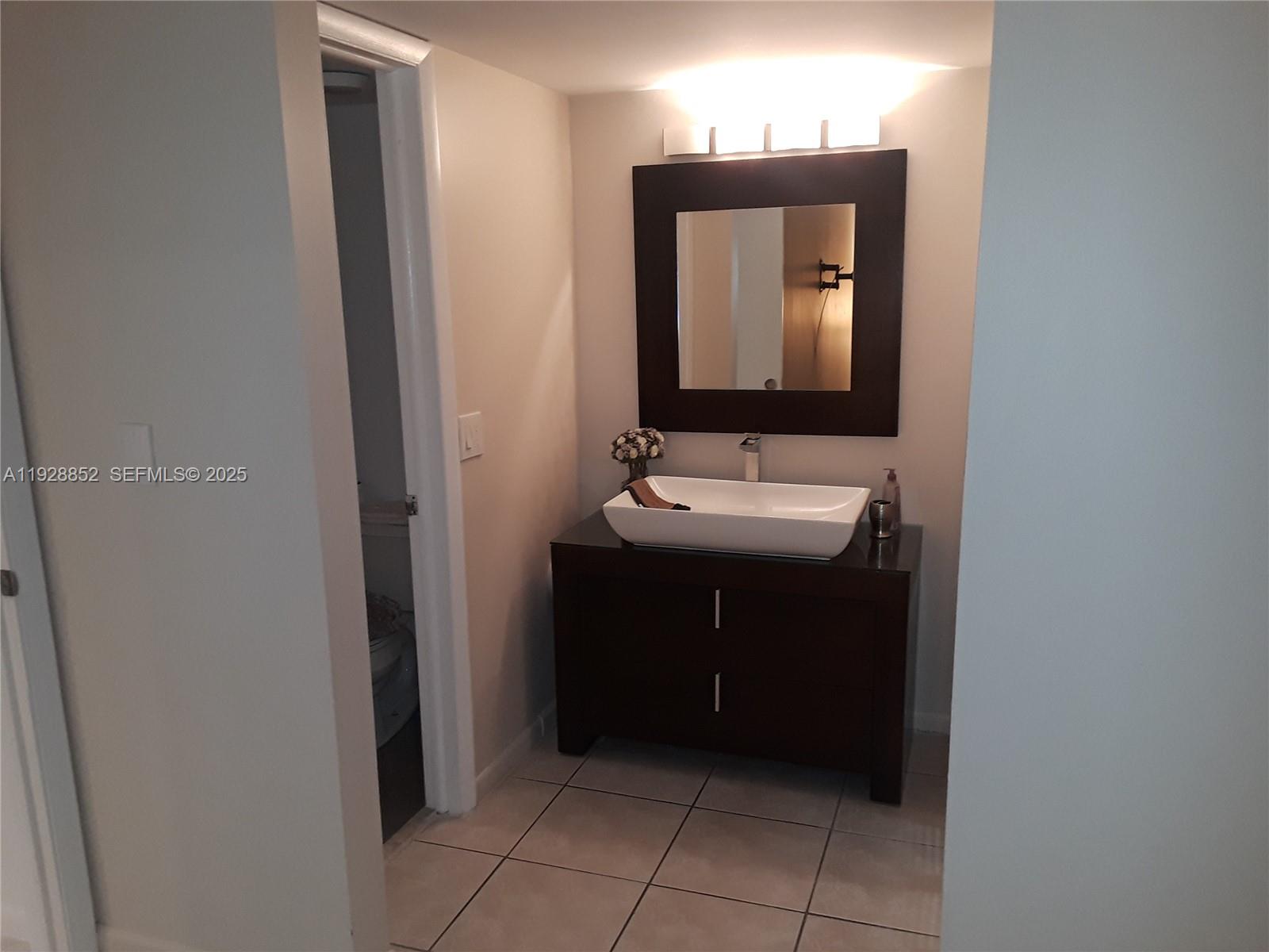 CARIBBEAN BREEZE CONDO - Residential