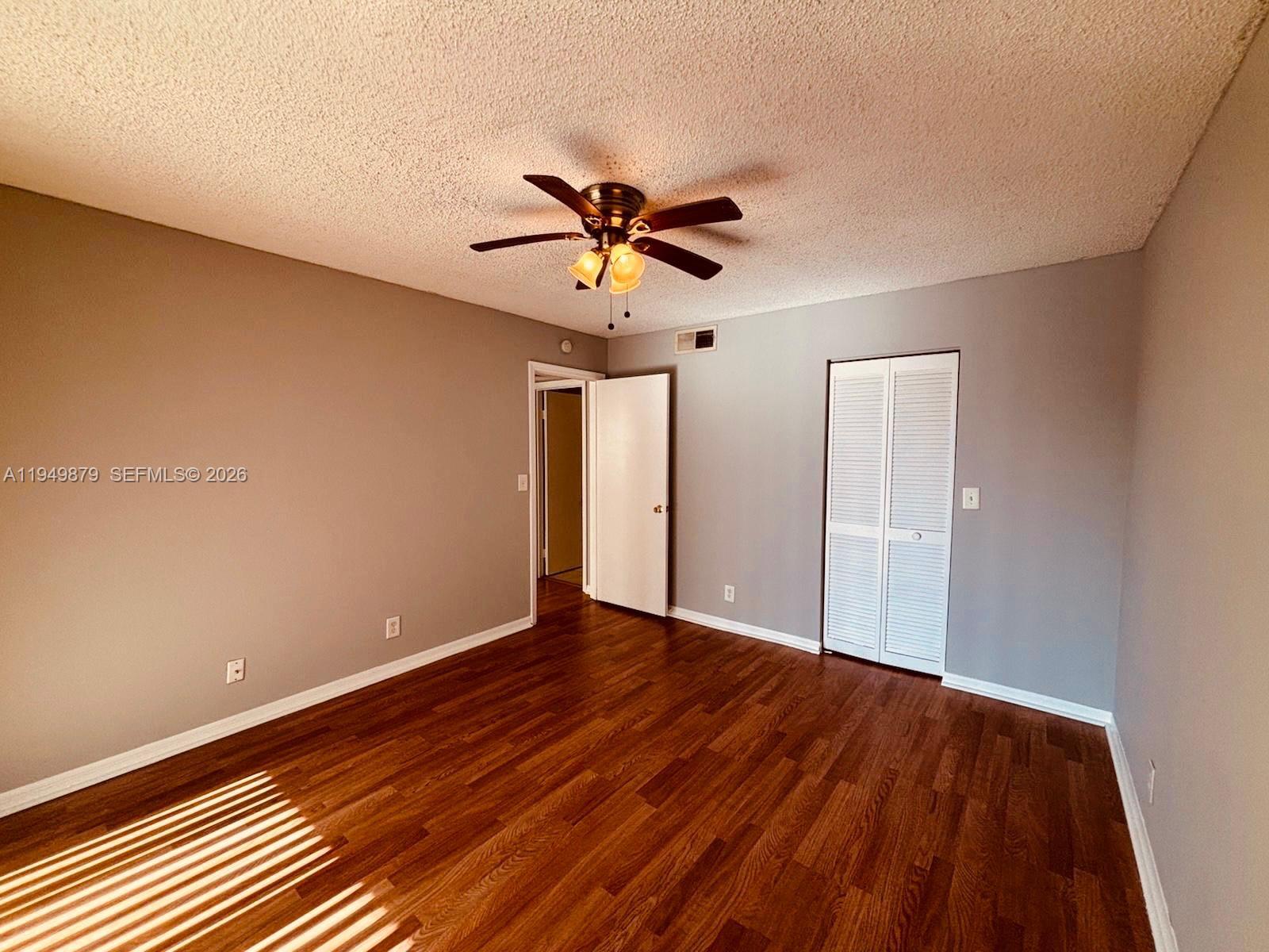 WINDWARD LAKES CONDO - Residential