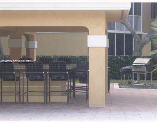 WINDWARD LAKES CONDO - Residential