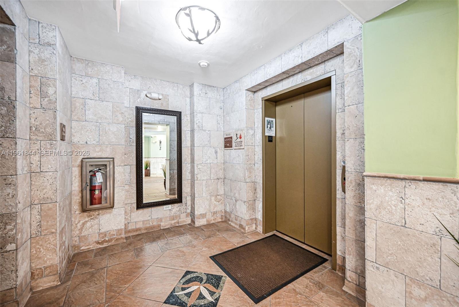 VILLA BARI CONDO - Residential