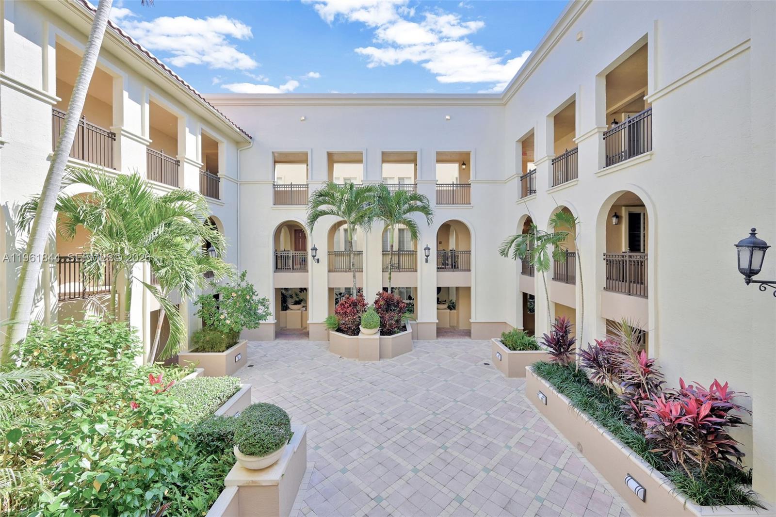 VILLA BARI CONDO - Residential