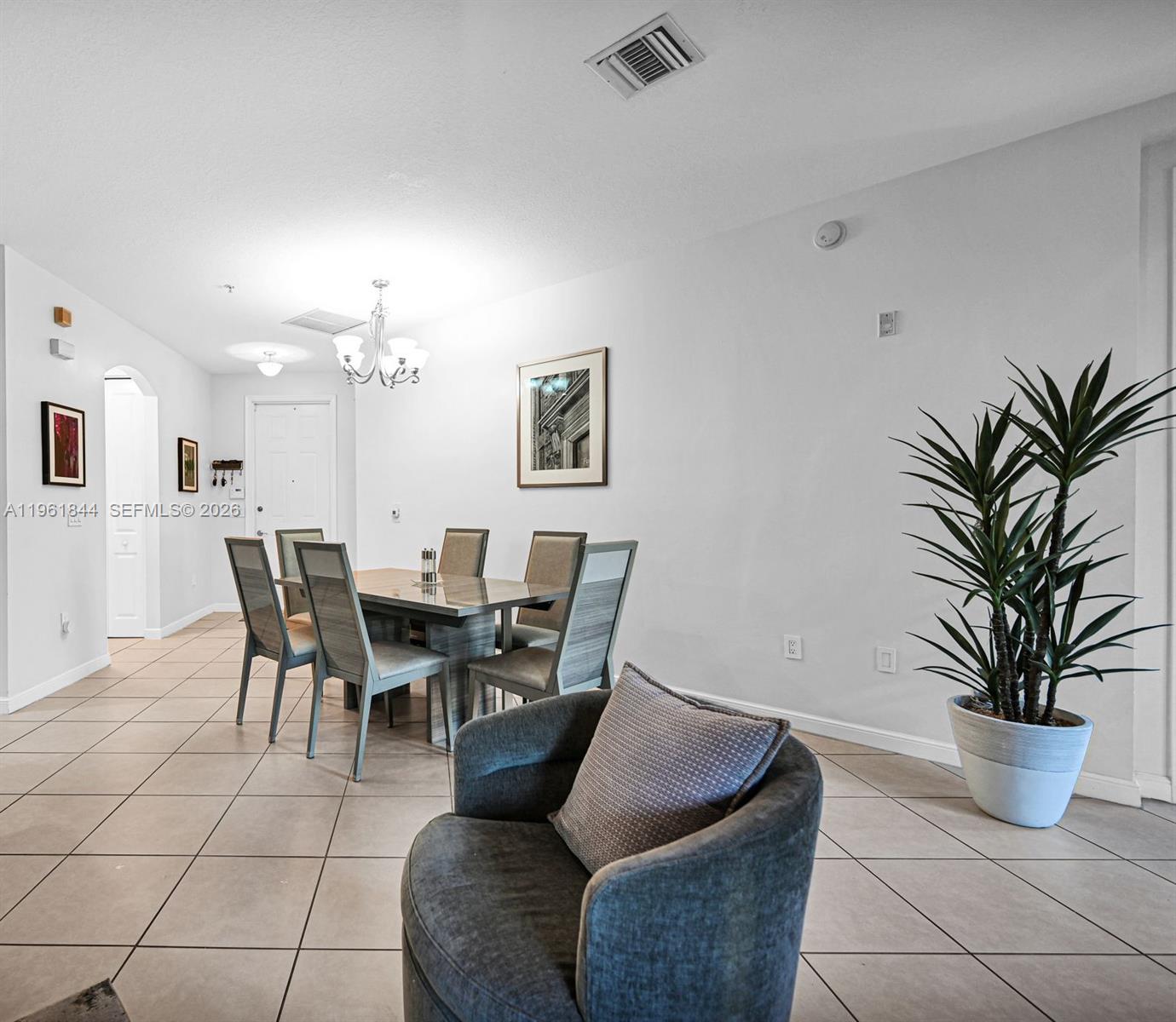 VILLA BARI CONDO - Residential