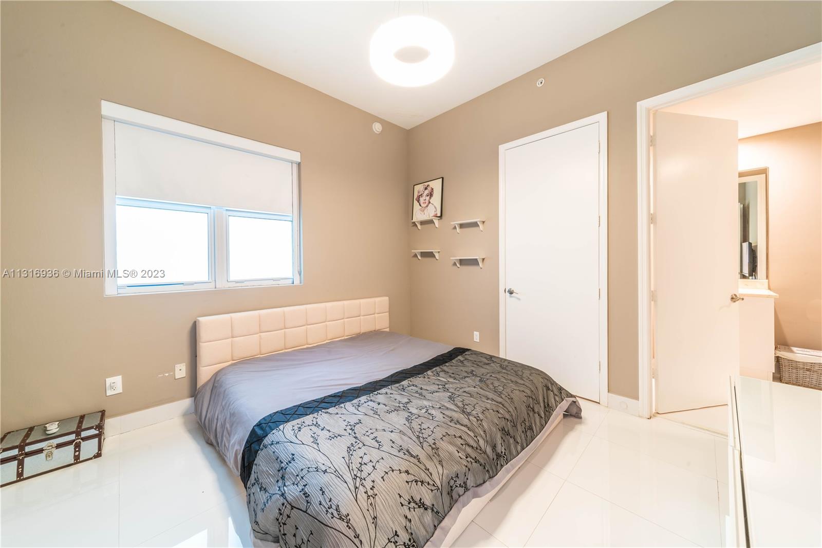 THE OAKS I CONDO - Residential