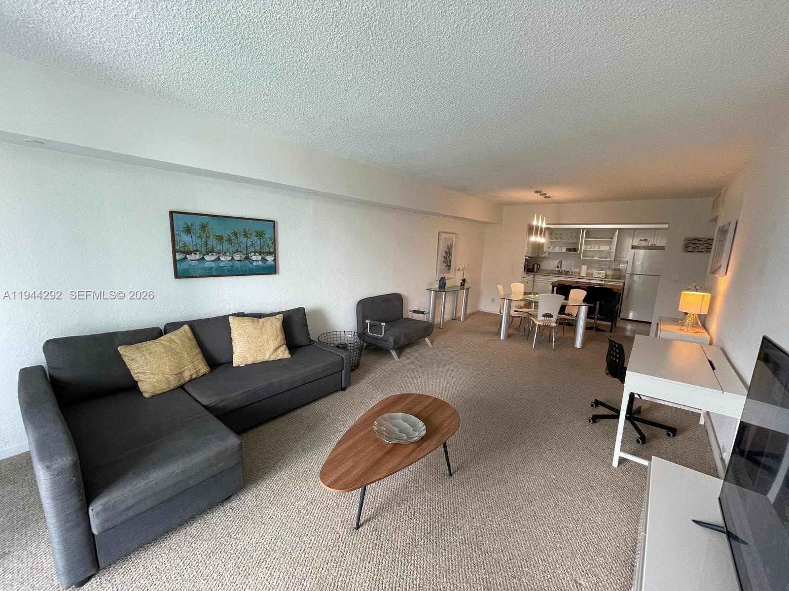 BEAUTIFUL CONDO APARTMENT ON SUNNY ISLES. 1BED/1.5 BATH UNIT OVERLOOKS HERITAGE PARK. WALKING DISTANCE TO THE BEACH. PLENTY OF CLOSET SPACE. RENOVATED BUILDING OFFERS ENDLESS AMENITIES SUCH AS POOL, GYM, TENNIS COURTS, SECURITY 24/7, VALET, CONFERENCE ROOMS, BUSINESS ROOMS, AND MUCH MORE. MINUTES FROM AVENTURA MALL. ASSIGNED PARKING. A/C AND HOT WATER INCLUDED IN MAINTENANCE.