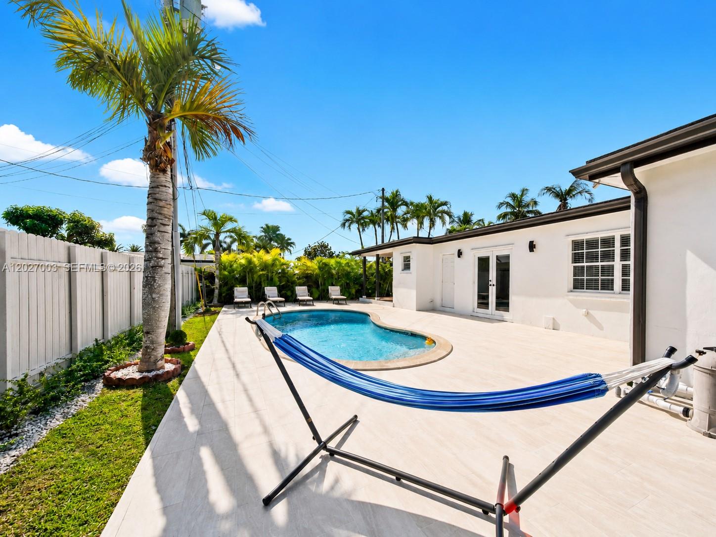 CORAL GARDENS 1ST ADDN - Residential