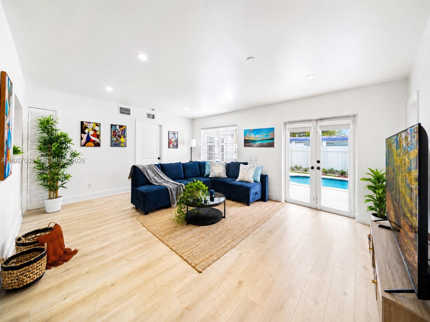 CORAL GARDENS 1ST ADDN - Residential