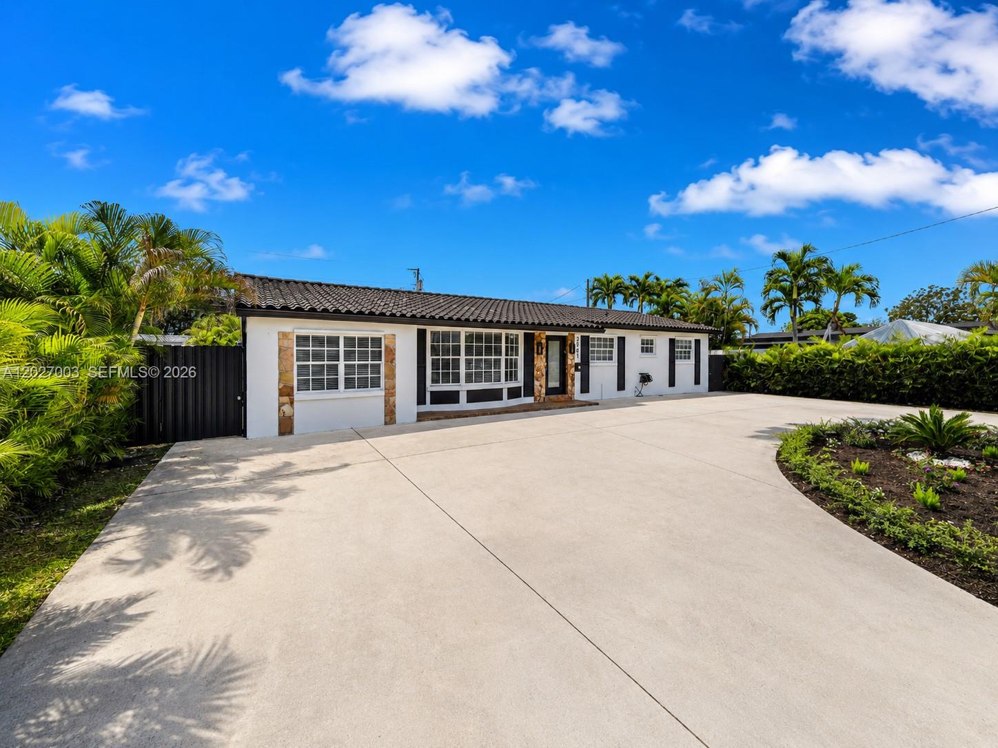CORAL GARDENS 1ST ADDN - Residential