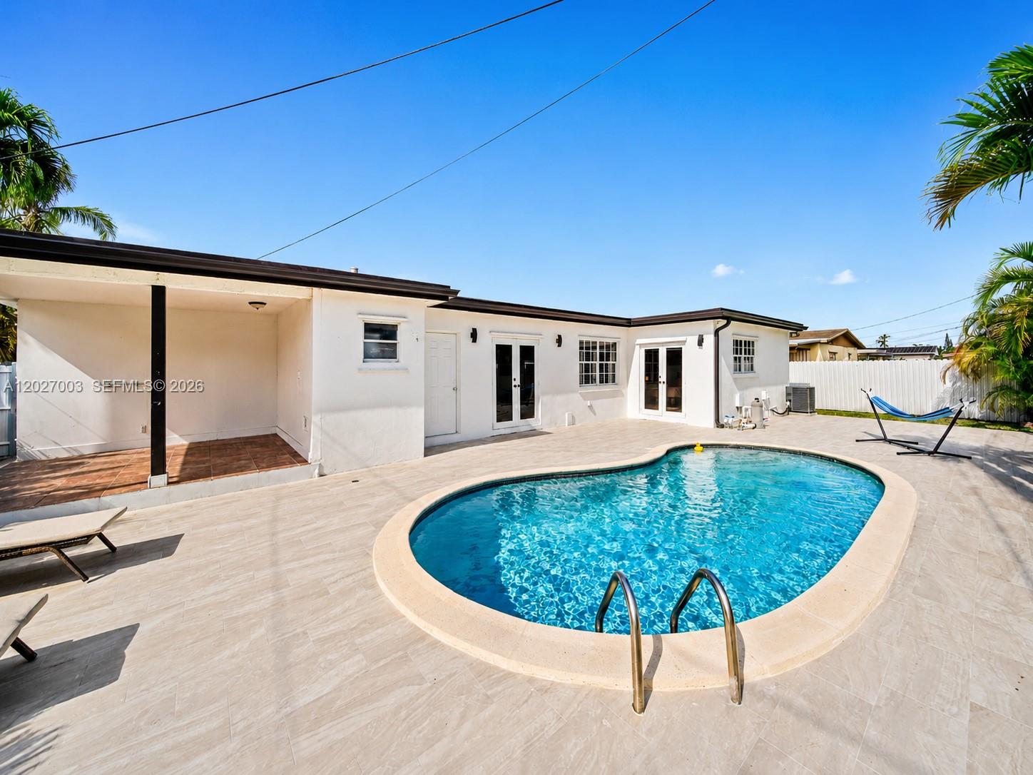 CORAL GARDENS 1ST ADDN - Residential