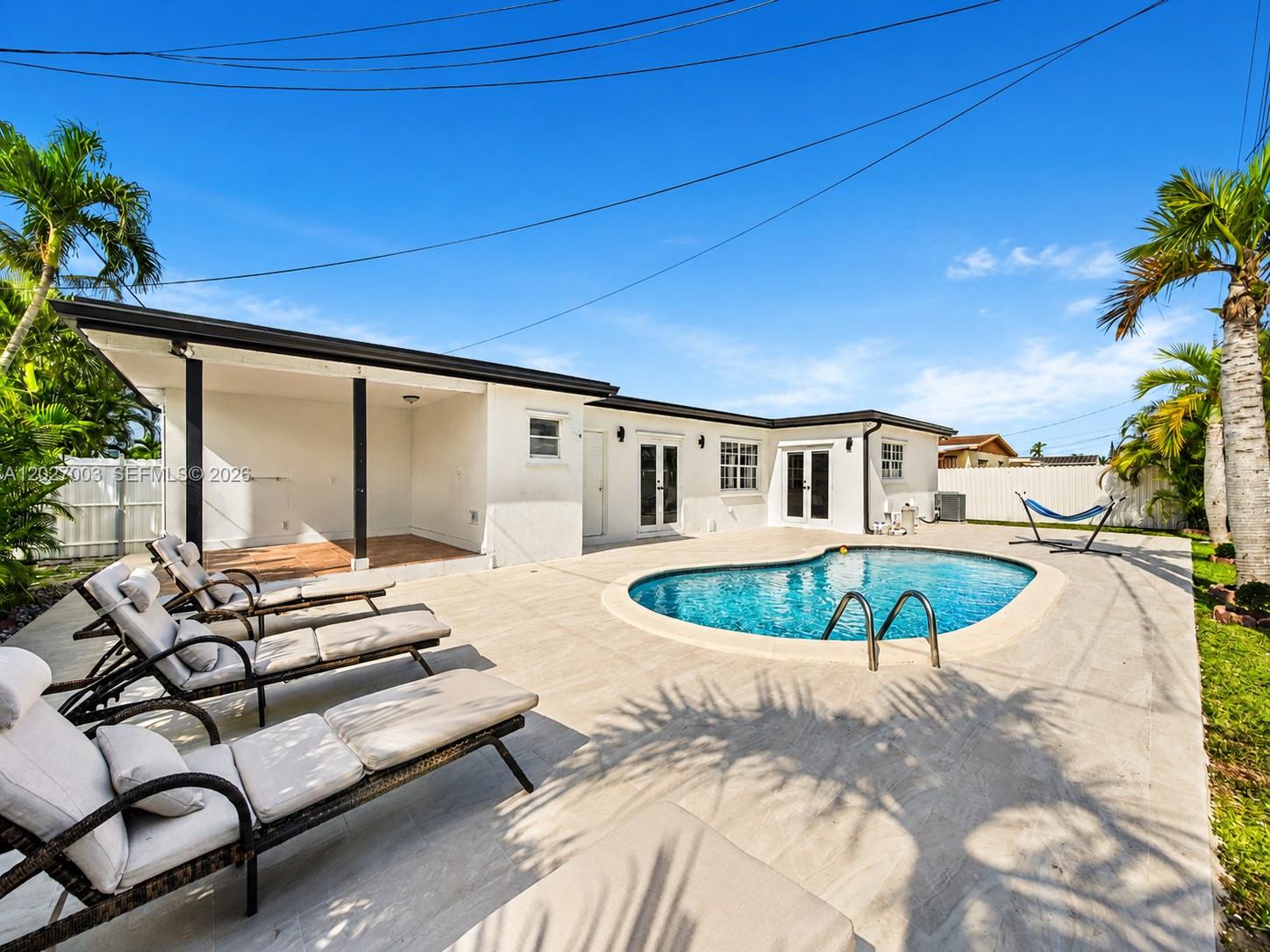 CORAL GARDENS 1ST ADDN - Residential