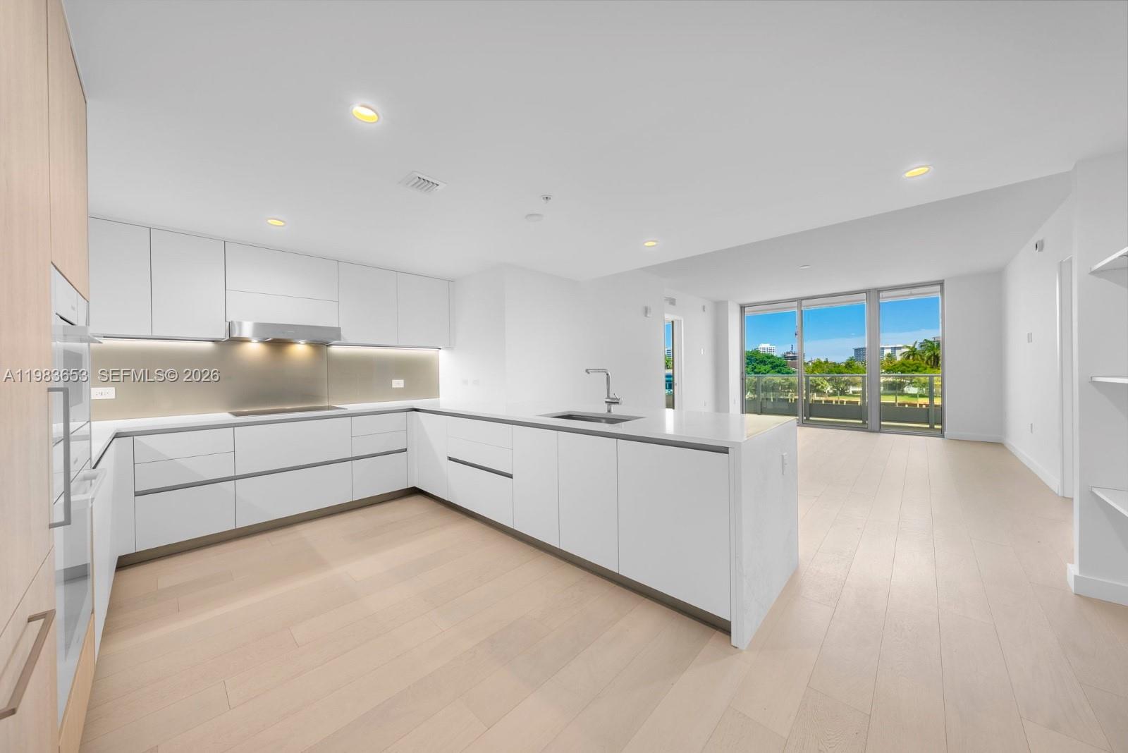 LA BAIA BAY HARBOR ISLANDS - Residential