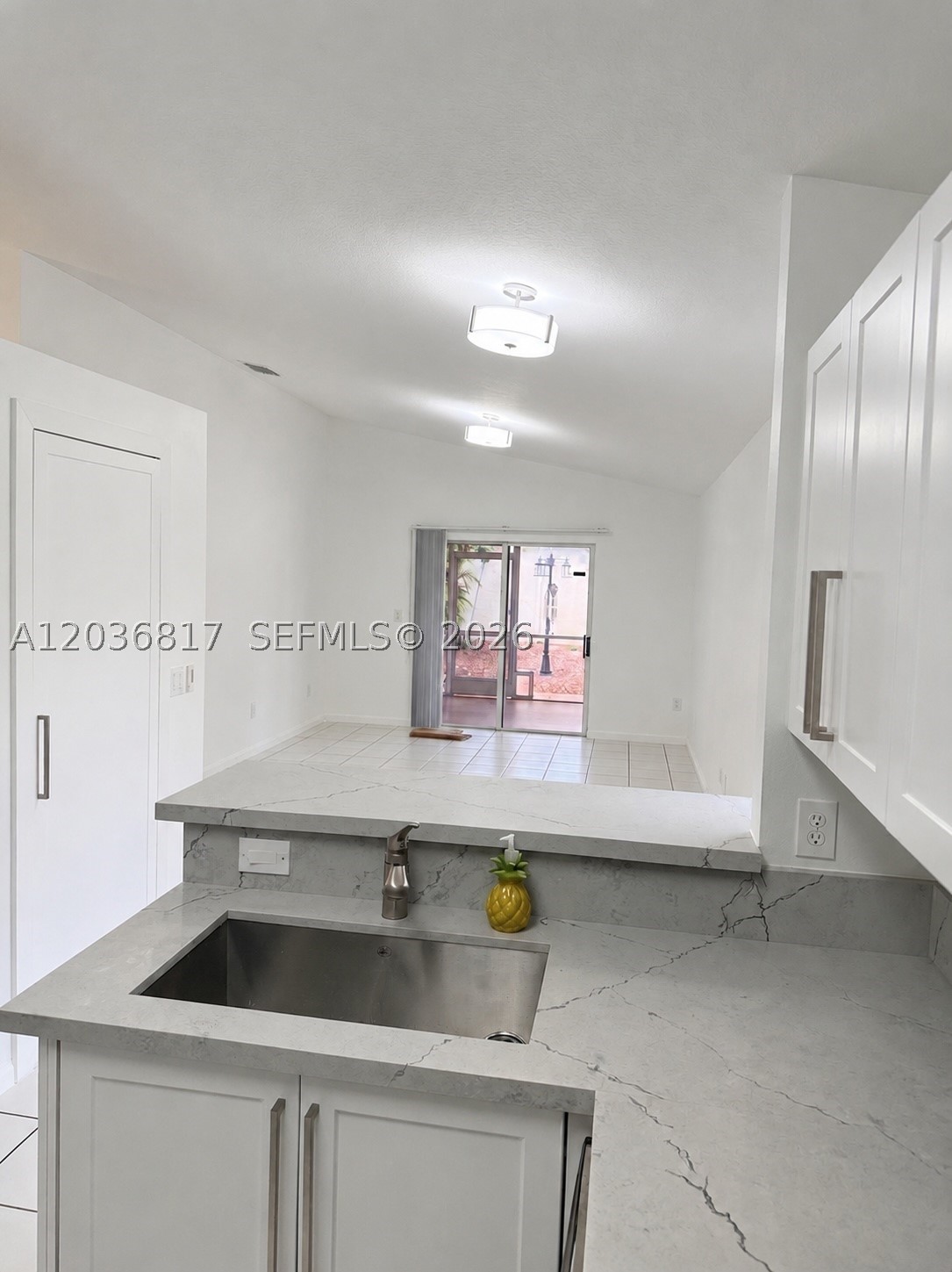 GROVE COMMERCIAL CENTER - Residential Lease