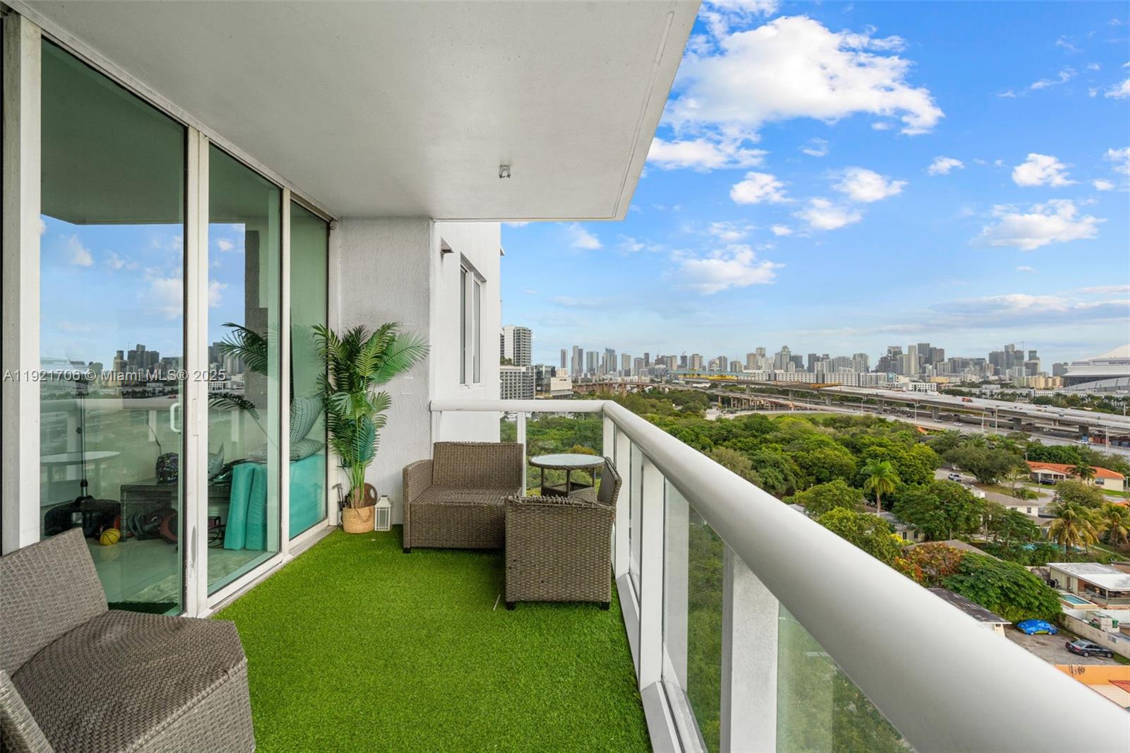 TERRAZAS RIVERPARK VILLAG - Residential