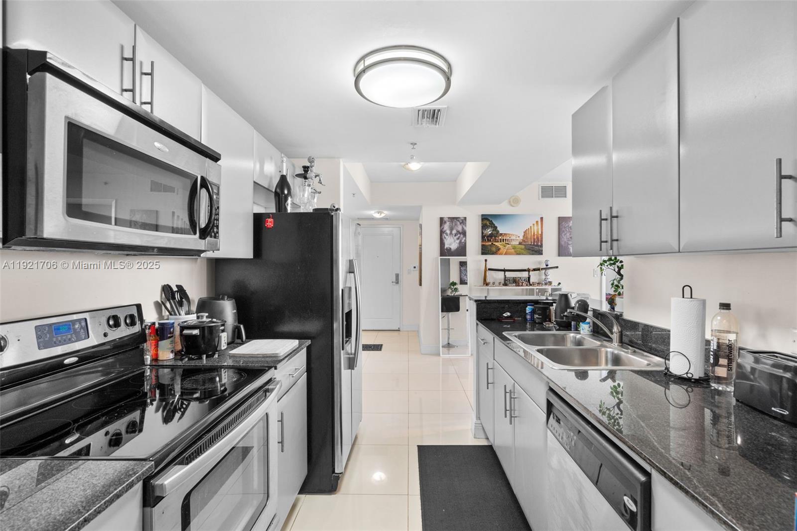 TERRAZAS RIVERPARK VILLAG - Residential