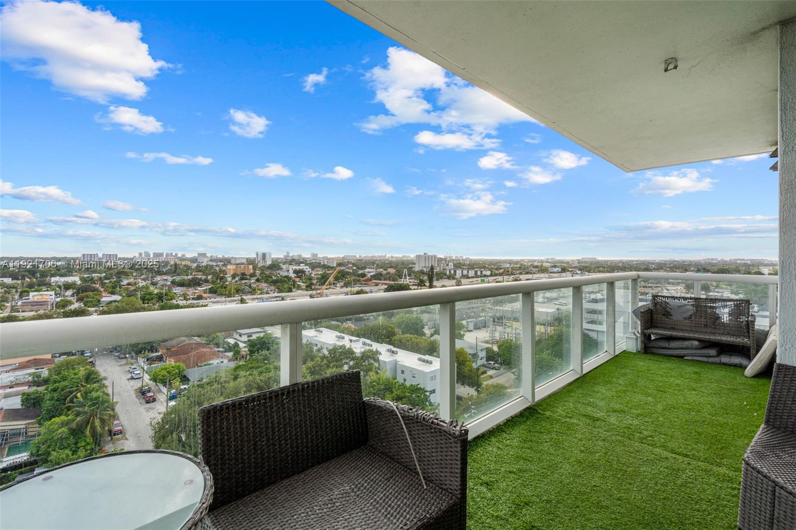 TERRAZAS RIVERPARK VILLAG - Residential
