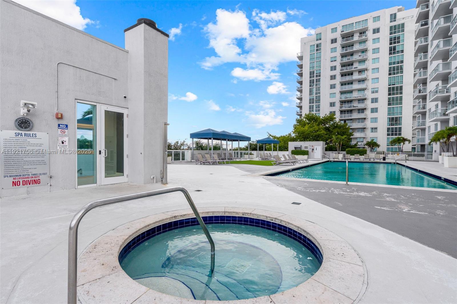 TERRAZAS RIVERPARK VILLAG - Residential