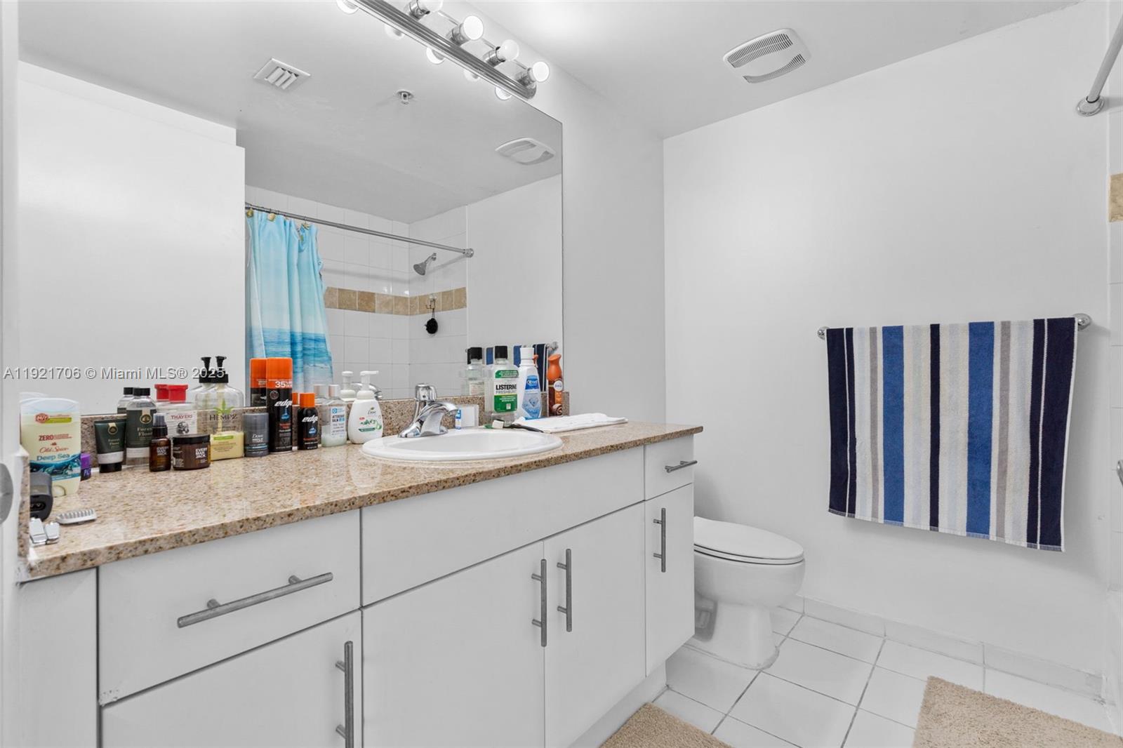 TERRAZAS RIVERPARK VILLAG - Residential