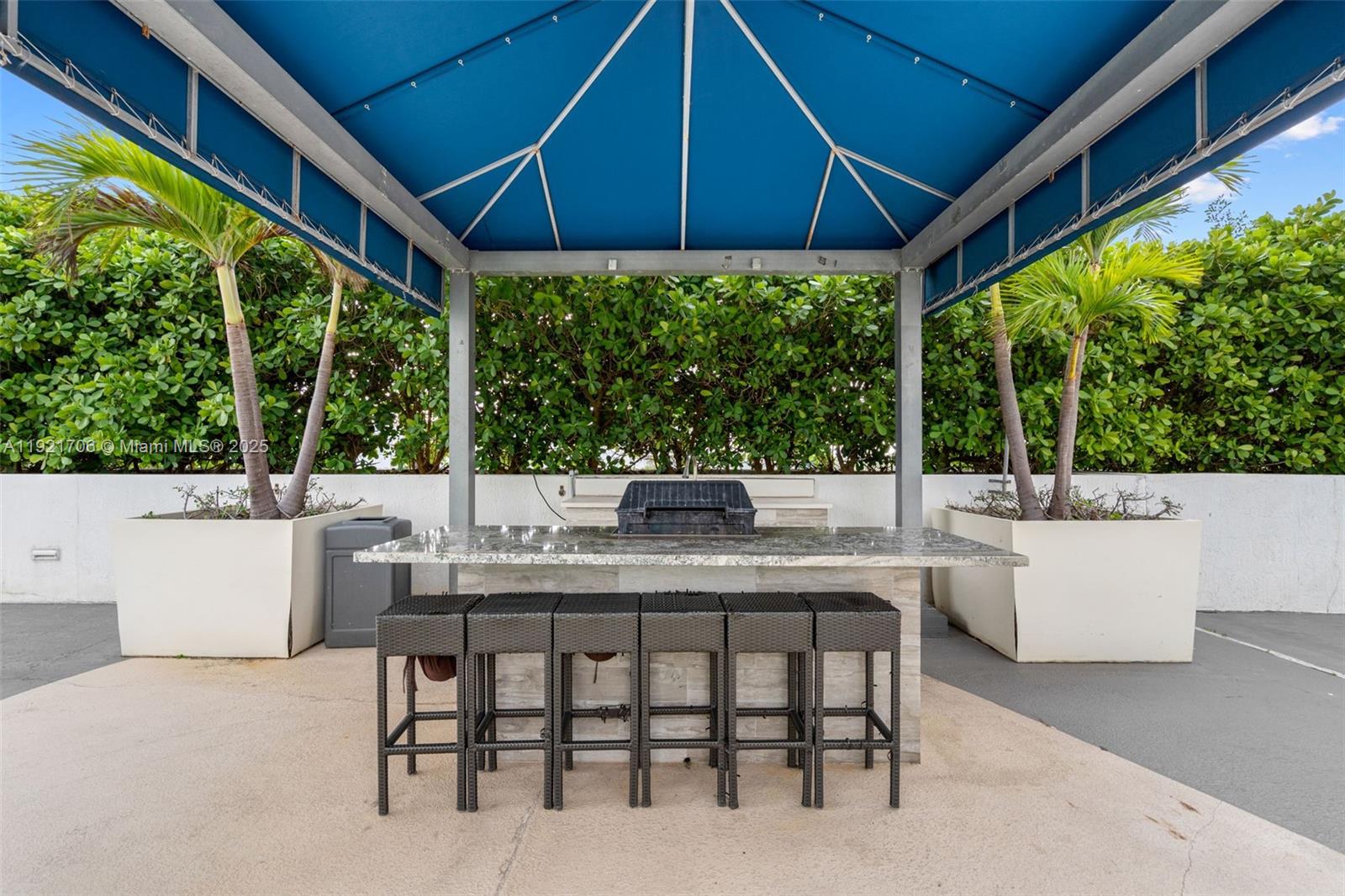 TERRAZAS RIVERPARK VILLAG - Residential