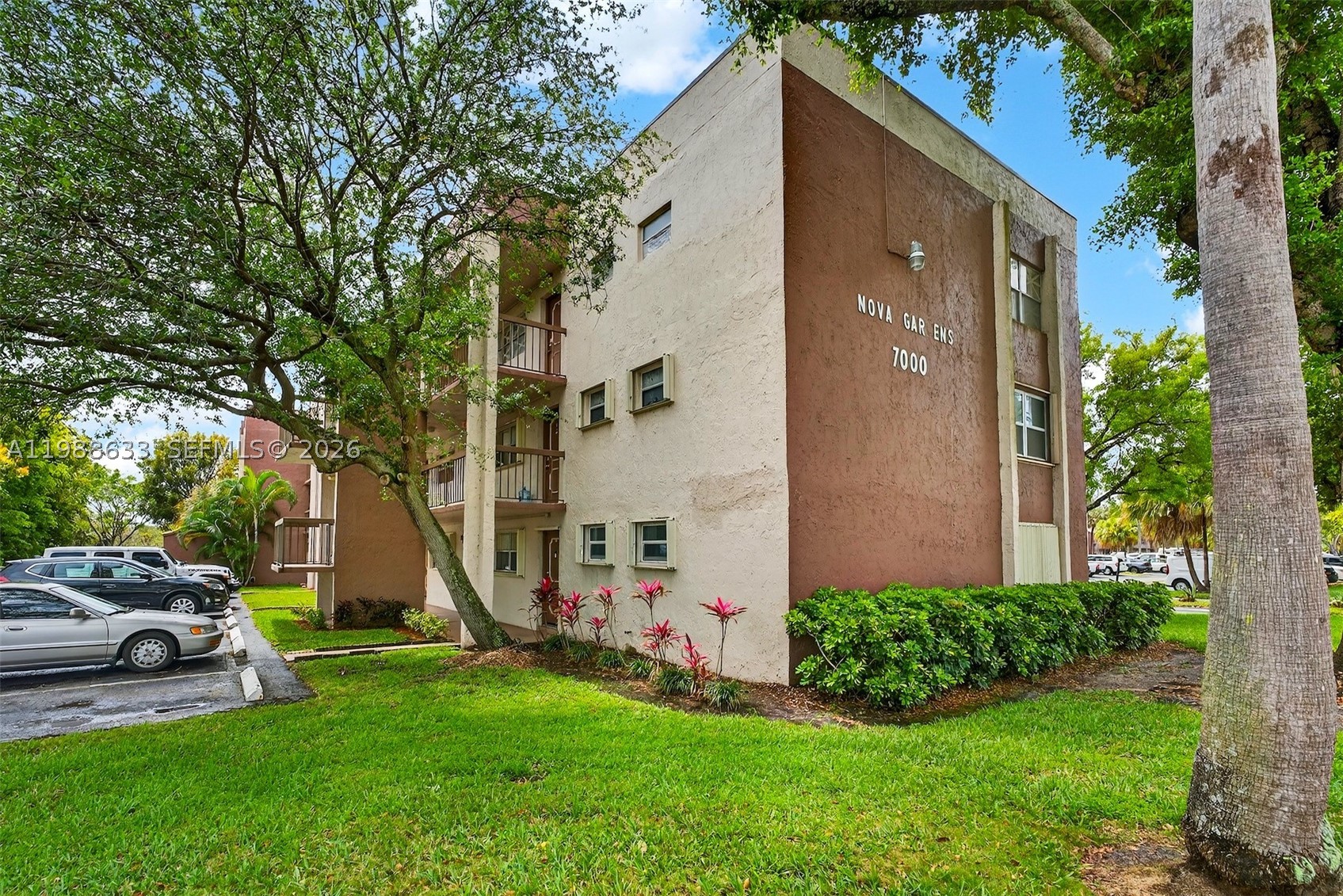 NOVA GARDENS CONDO - Residential