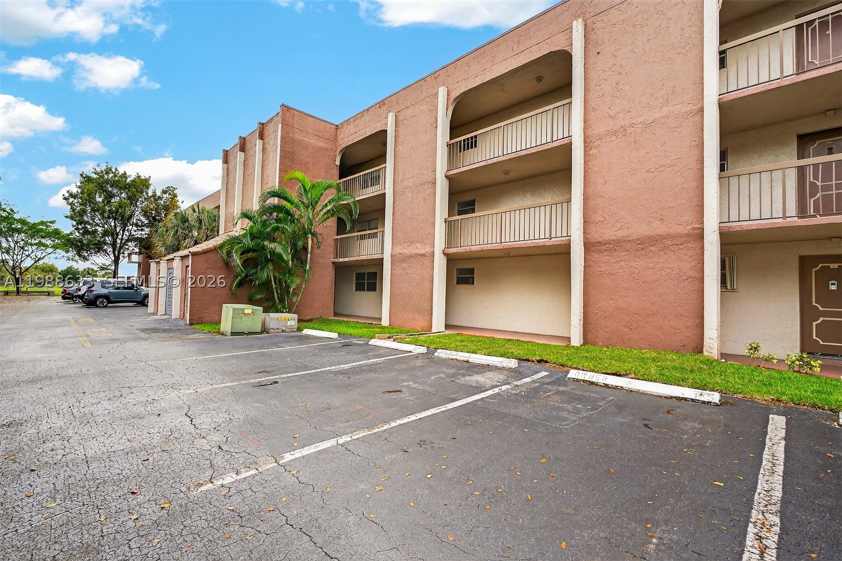 NOVA GARDENS CONDO - Residential