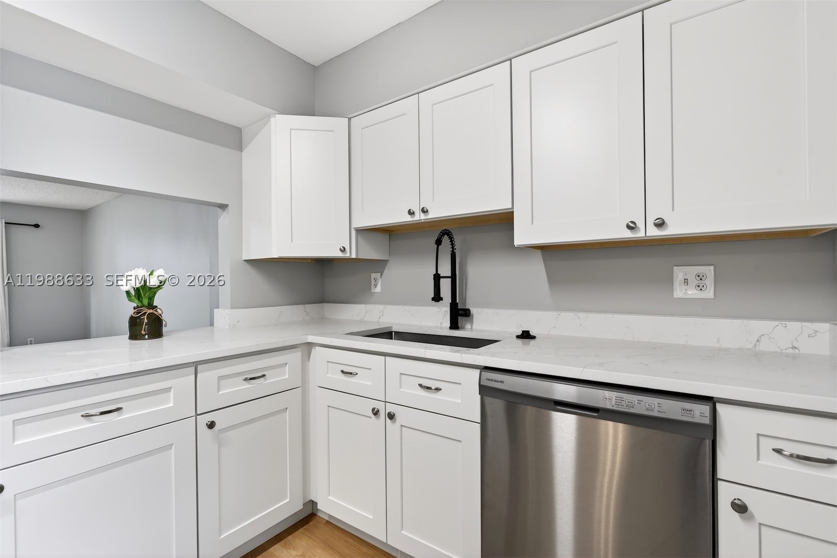 NOVA GARDENS CONDO - Residential