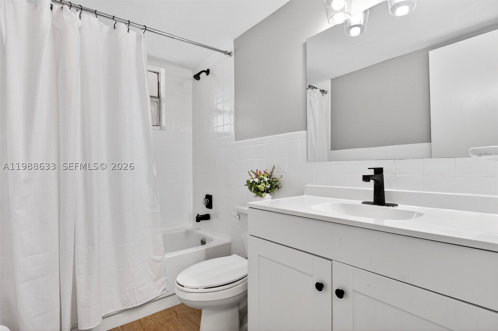 NOVA GARDENS CONDO - Residential