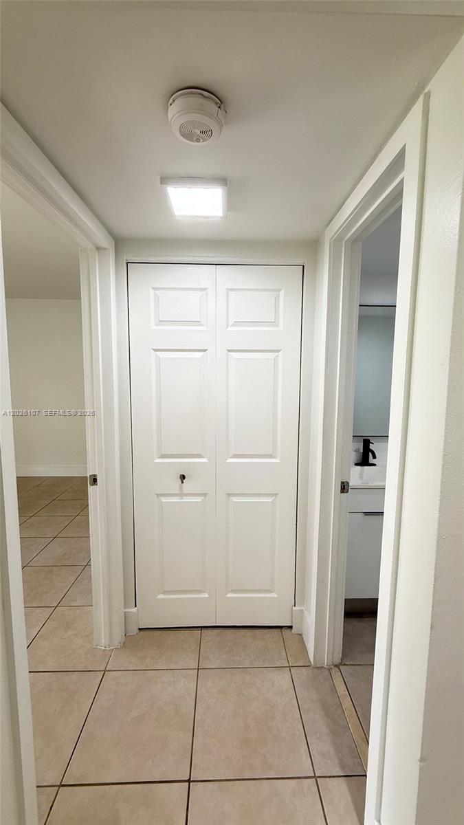 FERNWOODS CONDO NO 1 - Residential Lease