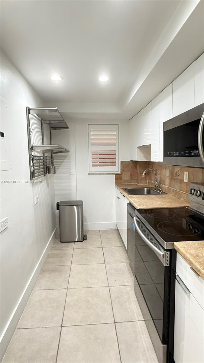 FERNWOODS CONDO NO 1 - Residential Lease