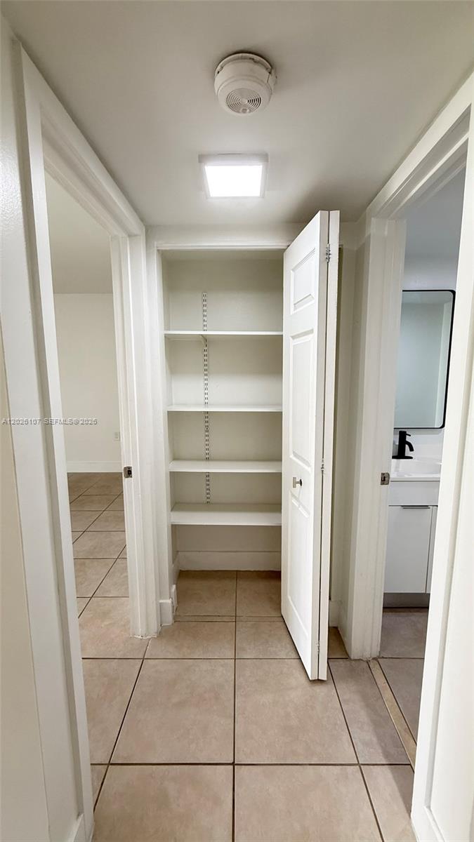 FERNWOODS CONDO NO 1 - Residential Lease