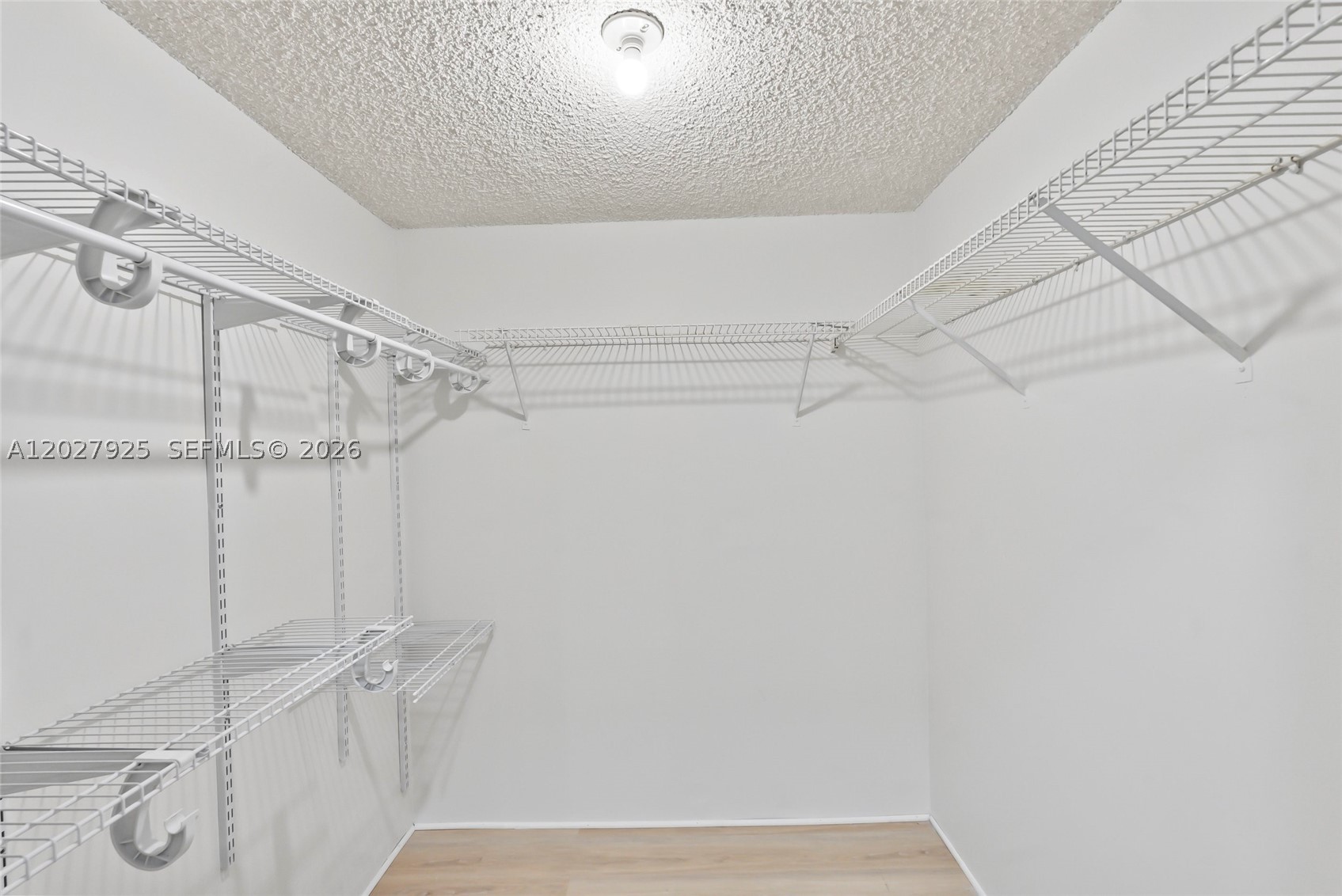 BUILDING FOUR OF RACQUET - Residential
