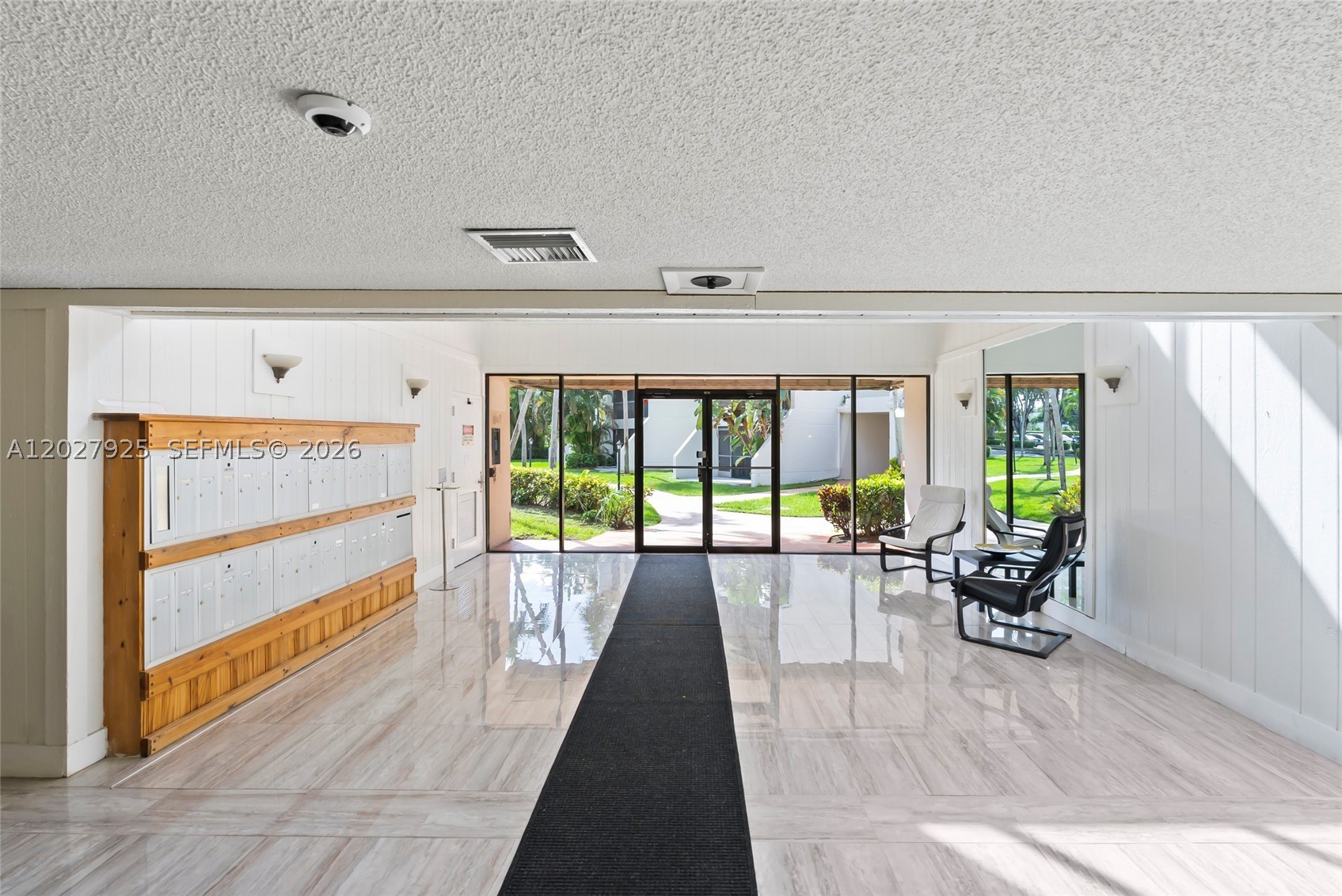 BUILDING FOUR OF RACQUET - Residential