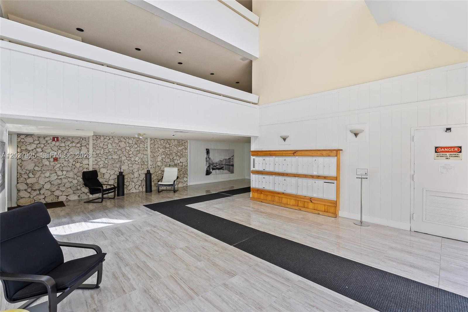 BUILDING FOUR OF RACQUET - Residential