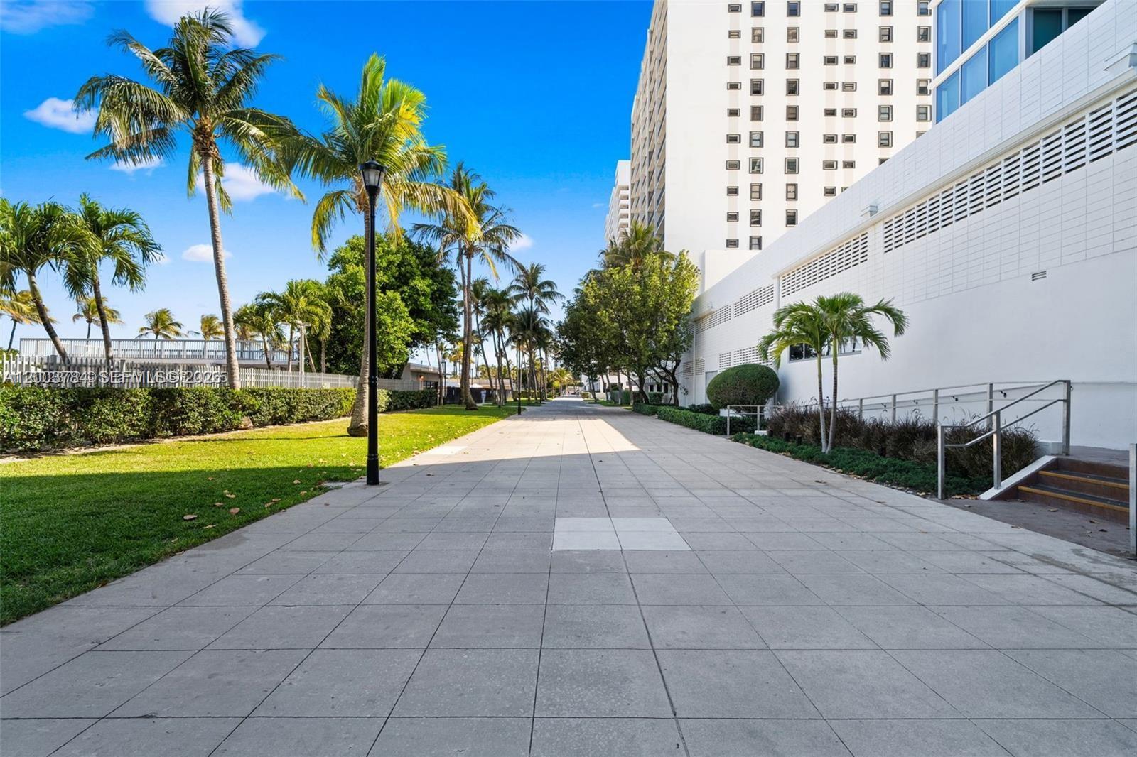 MIRASOL OCEAN TOWERS COND - Residential