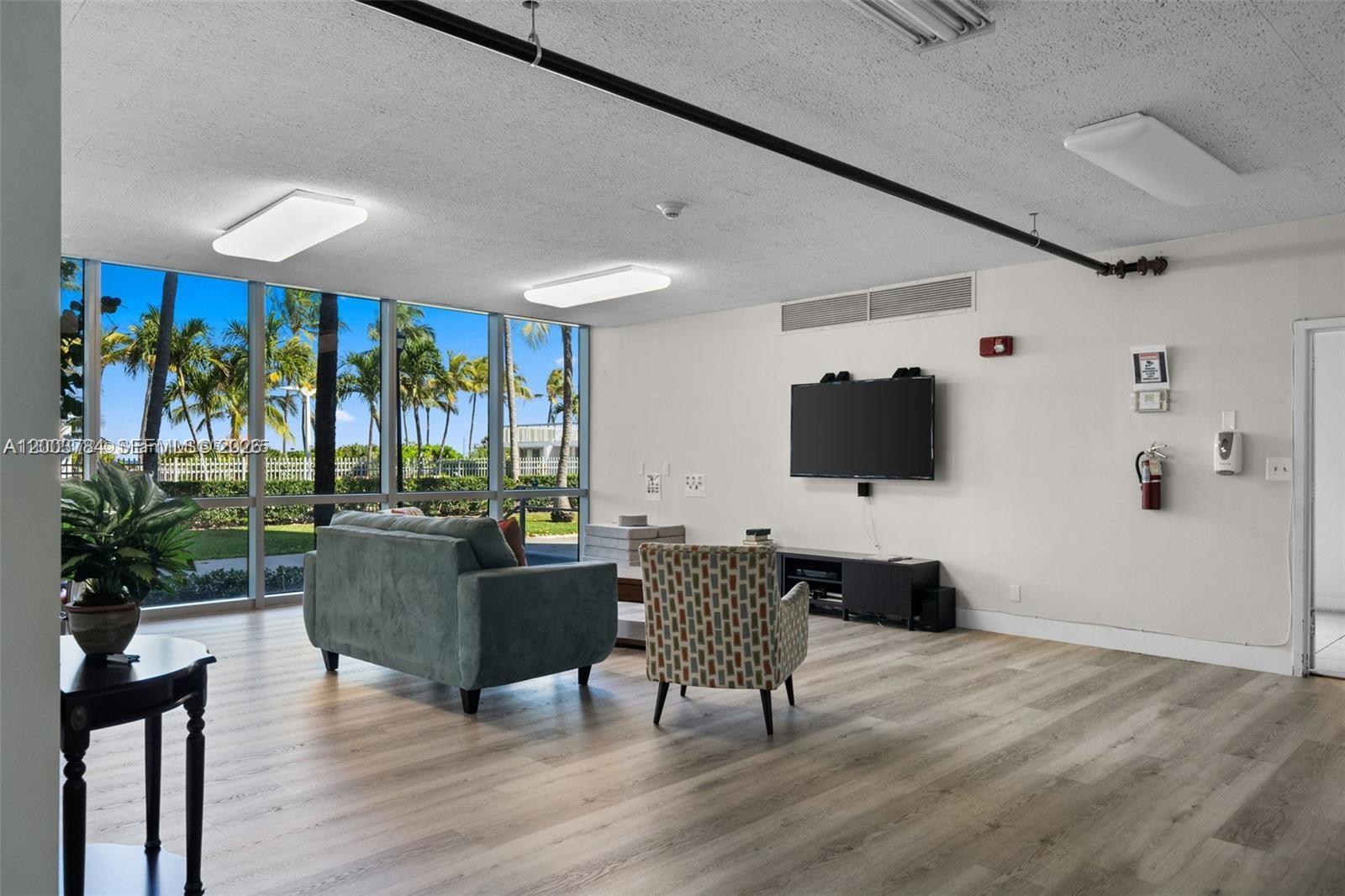 MIRASOL OCEAN TOWERS COND - Residential