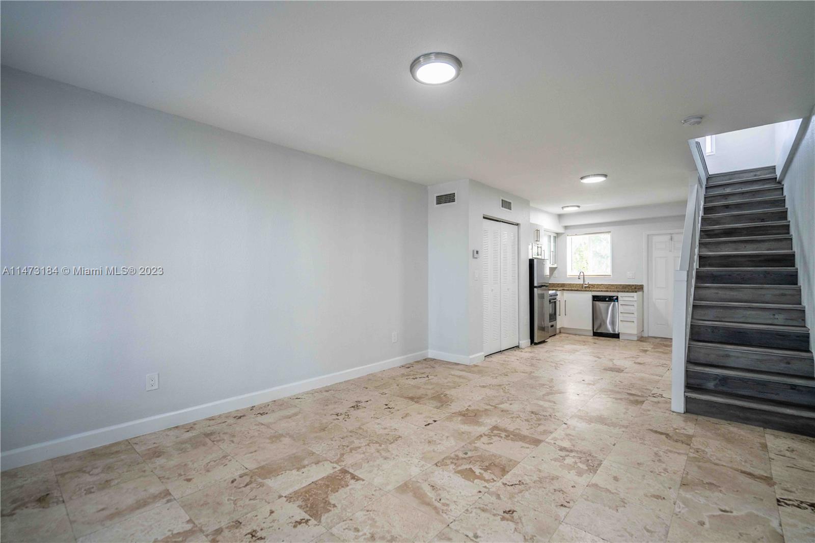 BAYVIEW TOWNHOMES CONDO - Residential Lease