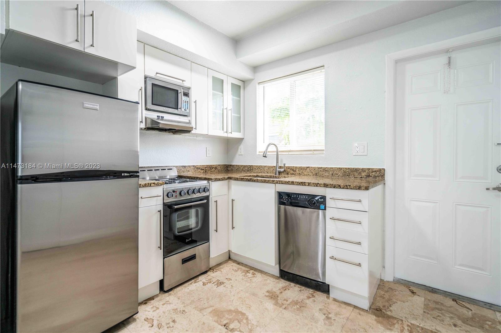BAYVIEW TOWNHOMES CONDO - Residential Lease