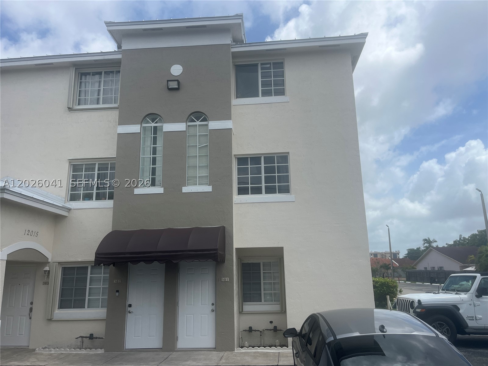 Welcome to the beautiful apartment, 2 bedrooms, 2 full bath, located in the highly desirable Kendall, easy access to main roads, shopping, supermarket, banks, restaurants, stores and FIU.