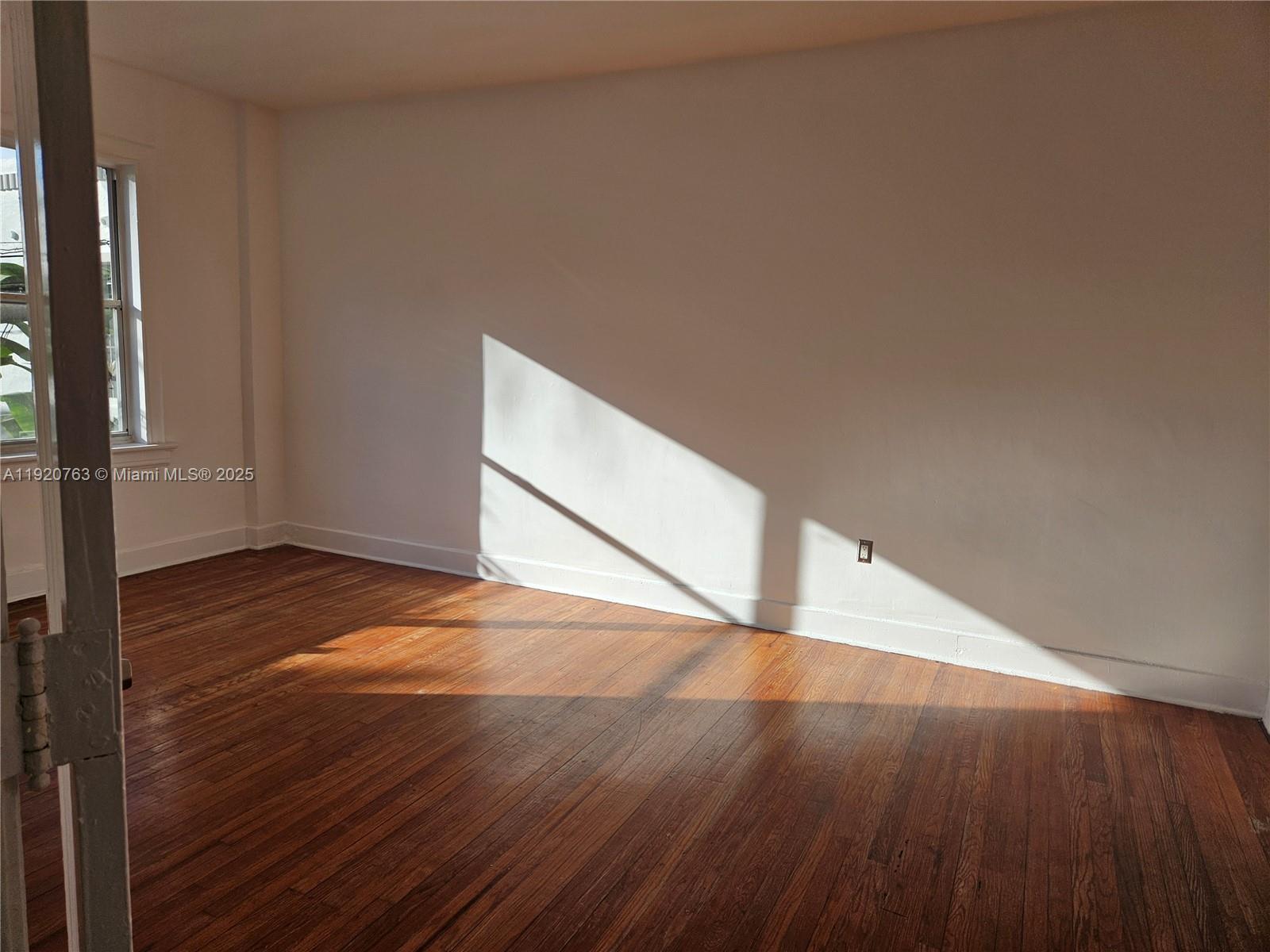 THE ESPLANADE BEACH CONDO - Residential
