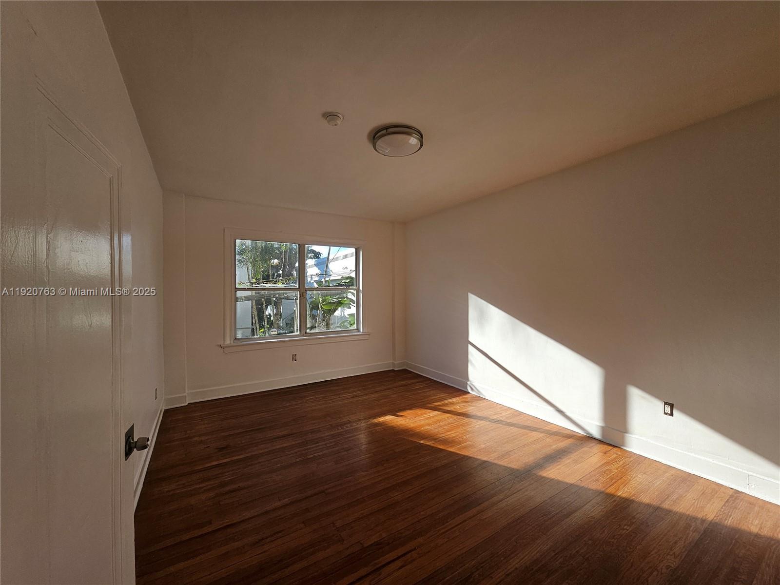 THE ESPLANADE BEACH CONDO - Residential